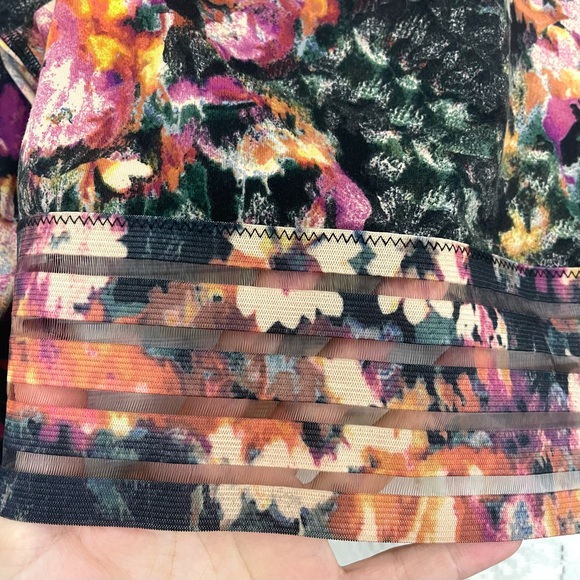 SOLD! Free People Movement Idris Floral Mesh Long Sleeve Crop Top Size Medium - Picture 6 of 12